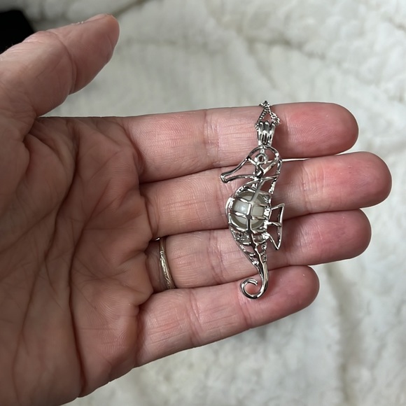 Silver Seahorse Necklace With White Bead New Without Tags - Picture 4 of 6